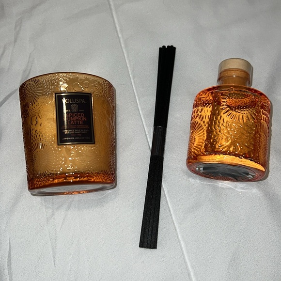 ✨HP✨ Voluspa Japonica Spiced Pumpkin Latte Glass Jar Candle & Reed Diffuser Set - Picture 5 of 8